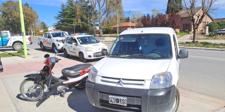 UN TRIPLE CHOQUE Y UN CODIGO ROJO EN LA TARDE DEL VIERNES