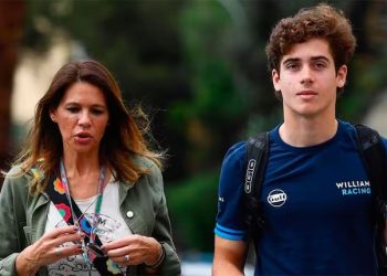 EL EMOTIVO ABRAZO DE FRANCO COLAPINTO CON SU MAMÁ