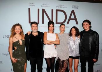 LA CHINA SUAREZ ESTRENO PELICULA Y LA ACOMPAÑO MARCOS GINOCCHIO