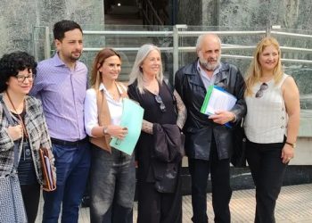 AMALIA GRANATA, OVACIONADA AL PRESENTAR LA DEMANDA CONTRA LA REFORMA PREVISIONAL
