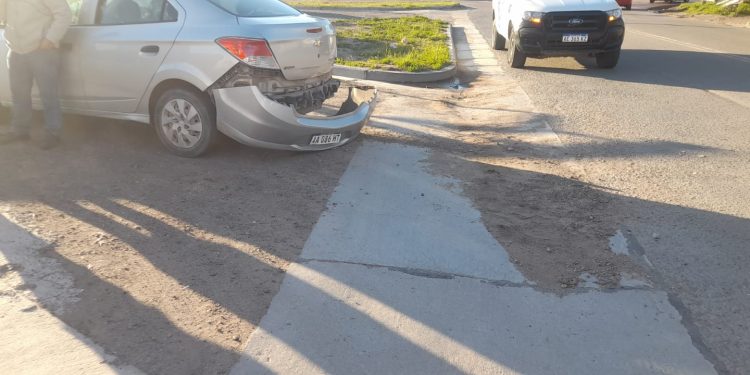 UN MENOR DE EDAD FUE HOSPITALIZADO LUEGO DE UN CHOQUE EN VILLA CERRITO