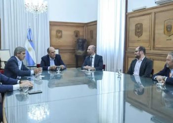 CAPUTO Y FRANCOS SE REUNIERON CON REPRESENTANTES DE LA AEROLÍNEA GOL