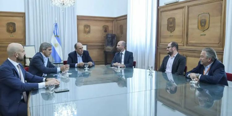 CAPUTO Y FRANCOS SE REUNIERON CON REPRESENTANTES DE LA AEROLÍNEA GOL