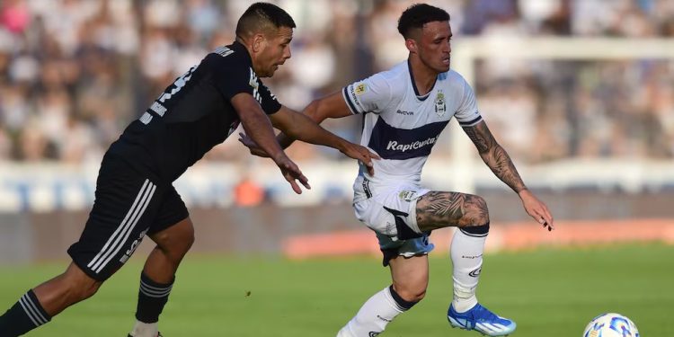 GIMNASIA Y DEP. RIESTRA IGUALARON SIN GOLES EN LA APERTURA DE LA FECHA 15 DE LA LIGA PROFERSIONAL