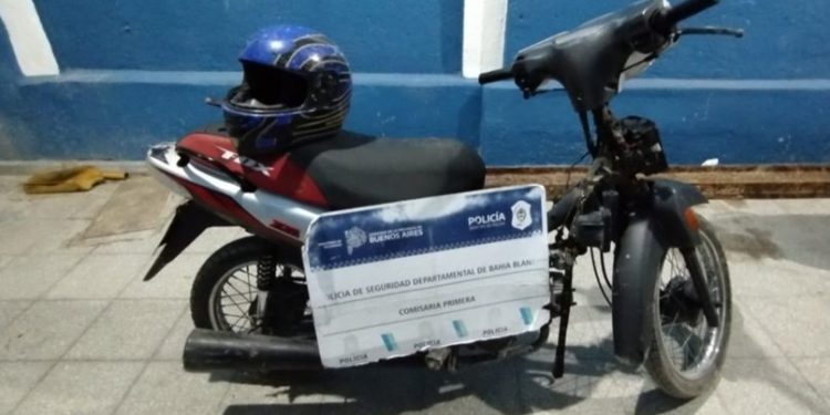 ROBARON UNA MOTO A BORDO DE OTRO CICLOMOTOR