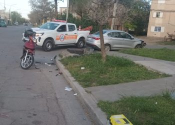 INCENDIOS, CHOQUES Y UN CICLISTA QUE SE CAYÓ AL CANAL EN UN MARTES ACCIDENTADO EN LA CIUDAD