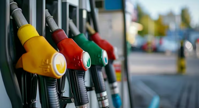 EL GOBIERNO RETOMARÁ LOS AUMENTOS EN EL IMPUESTO A LOS COMBUSTIBLES EN 2025