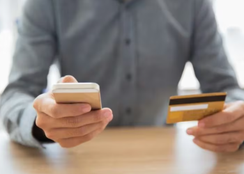 CÓMO FUNCIONARÁ LA TARJETA DE DÉBITO EN DÓLARES Y POR QUÉ SU USO ESTÁ LIGADO A LA SALIDA DEL CEPO