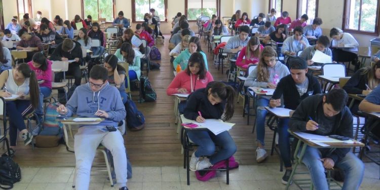 ¿LOS POBRES NO VAN A LA UNIVERSIDAD? QUÉ DICEN LOS DATOS SOBRE EL ACCESO A LA EDUCACIÓN SUPERIOR