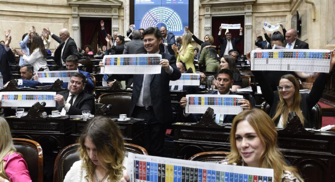 PROMULGARON LA LEY DE LA BOLETA ÚNICA PAPEL QUE COMENZARÁ A FUNCIONAR EN LAS ELECCIONES 2025