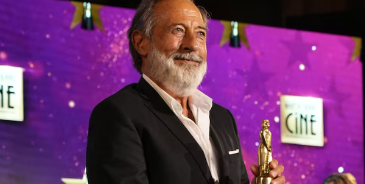 GUILLERMO FRANCELLA DIO UN BATACAZO Y SE LLEVÓ EL ORO EN EL PRIMER MARTÍN FIERRO DE CINE