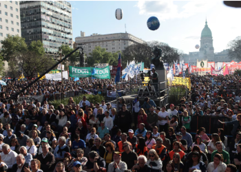 EL GOBIERNO VETÓ LA LEY DE FINANCIAMIENTO UNIVERSITARIO TRAS LA MULTITUDINARIA MARCHA POR LA EDUCACIÓN PÚBLICA