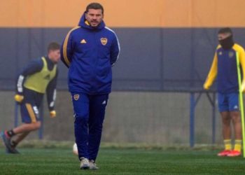 BOCA ESPERA POR GAGO PERO HERRÓN PARÓ EL PRIMER ONCE