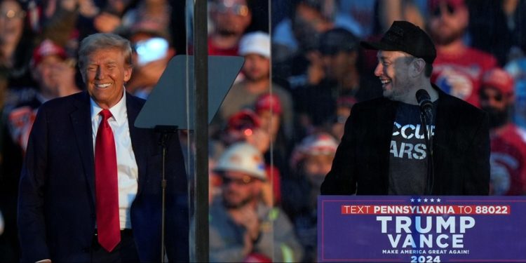 ELON MUSK RESPALDA A DONALD TRUMP EN SU ACTO DE CAMPAÑA