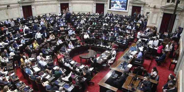 EL GOBIERNO NEGOCIA DARLES FONDOS A LAS UNIVERSIDADES EN EL PRESUPUESTO PARA INTENTAR BLINDAR EL VETO