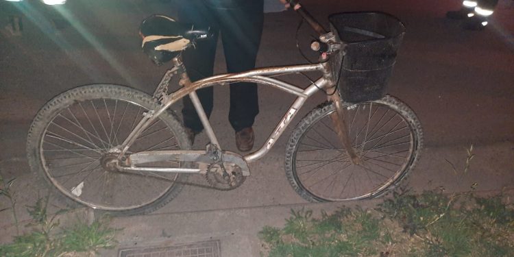 UNA CAMIONETA COLISIONÓ CONTRA UNA BICICLETA