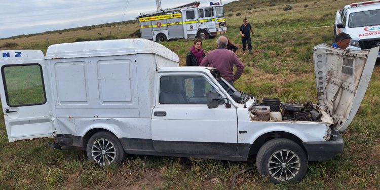 UN VUELCO, EN LA RUTA, Y UN CHOQUE, EN LA CIUDAD, LO DESTACADO DE DEFENSA CIVIL