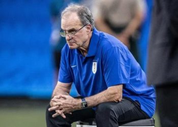 BIELSA HABLÓ DE SUÁREZ, TRAS LA DERROTA DE URUGUAY