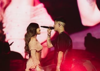 EMILIA MERNES Y DUKI ENLOQUECIERON A TODOS SUS FANS CON UN ROMÁNTICO MOMENTO EN EL ESTADIO VÉLEZ