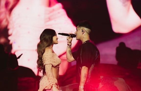EMILIA MERNES Y DUKI ENLOQUECIERON A TODOS SUS FANS CON UN ROMÁNTICO MOMENTO EN EL ESTADIO VÉLEZ