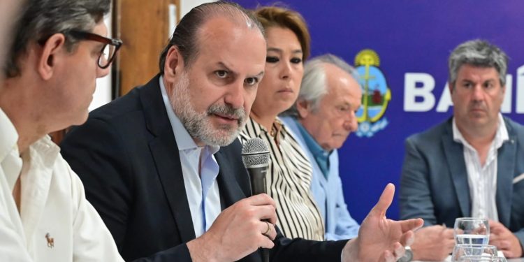 EL INTENDENTE PRESENTÓ LA AGENDA DE TRABAJO JUNTO AL SECTOR COMERCIAL PARA IMPULSAR EL CENTRO DE LA CIUDAD