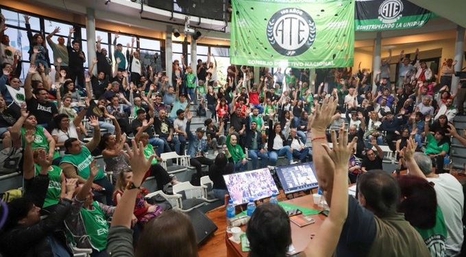 ATE REALIZARÁ UN PARO DE 36 HORAS CON MOVILIZACIÓN AL MINISTERIO DE STURZENEGGER