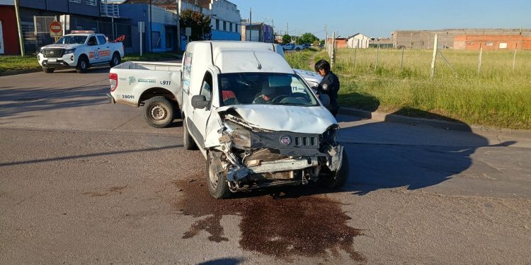 TOTALMENTE BORRACHO CHOCÓ A OTRA CAMIONETA