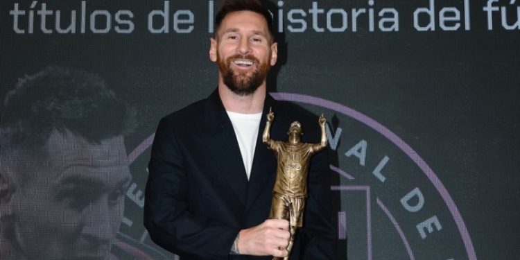MESSI RECIBIÓ EL PREMIO AL JUGADOR CON MAS TÍTULOS EN LA HISTORIA