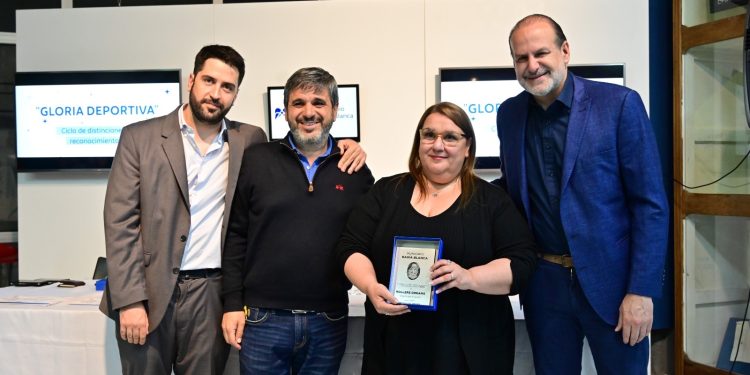 NUEVA ENTREGA DE RECONOCIMIENTOS DEL CICLO «GLORIAS DEPORTIVAS»
