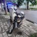 PERDIÓ EL CONTROL DE SU MOTO Y CAYÓ AL ASFALTO