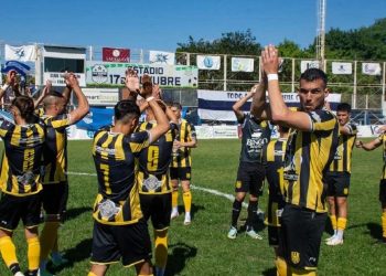 EL AURINEGRO RECIBE A SARMIENTO DE LA BANDA EN EL ROBERTO CARMINATTI