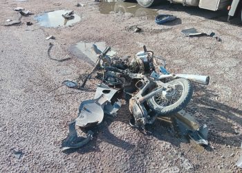 UN MOTOCICLISTA TERMINÓ HERIDO LUEGO DE CHOCAR A UNA CAMIONETA