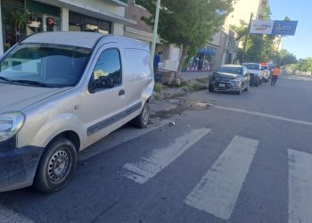 ALCOHOLIZADO IMPACTÓ CONTRA UNA CAMIONETA ESTACIONADA