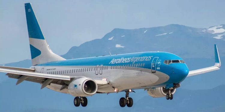 AEROLÍNEAS ALERTÓ SOBRE CAMBIOS DE HORARIOS Y CANCELACIONES DE VUELOS POR EL PARO DEL MIÉRCOLES
