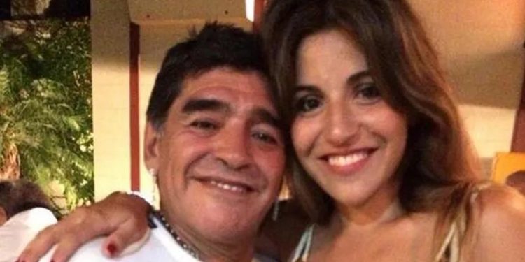 LA CONMOVEDORA CARTA DE GIANINNA A DIEGO MARADONA POR SU CUMPLEAÑOS