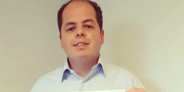VÉLEZ: «EN BAHÍA HAY 18 MIL VIVIENDAS DESHABITADAS»