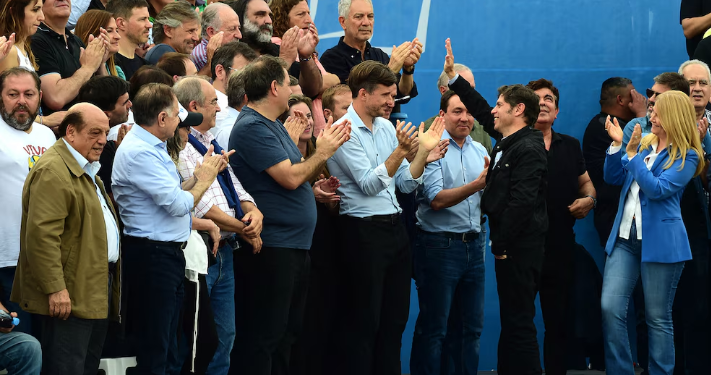 AXEL KICILLOF SE APOYA EN SUS PROPIOS INTENDENTES PARA DEFINIR EL DESDOBLAMIENTO, LAS PASO Y LAS REELECCIONES INDEFINIDAS EN PBA