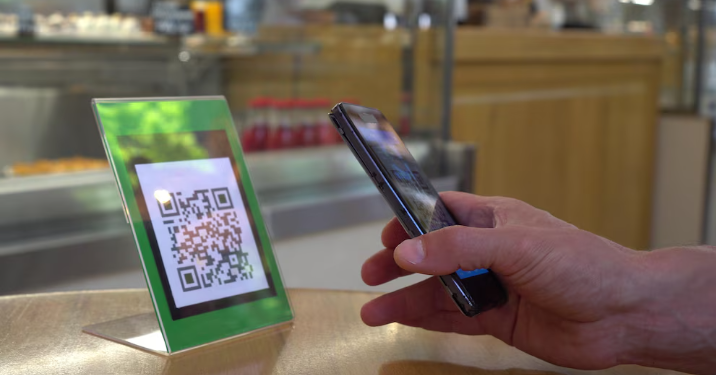 PERMITIRÁN A LOS TURISTAS ARGENTINOS PAGAR EN PESOS CON QR EN URUGUAY Y CON SUS BILLETERAS VIRTUALES