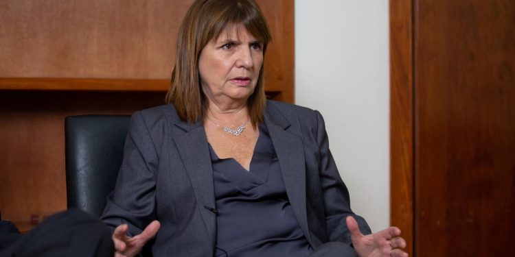 PATRICIA BULLRICH DENUNCIÓ POR AMENAZAS AL JEFE DE LA BARRA BRAVA DE BOCA