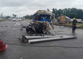 CHOCÓ UN COLECTIVO DE LA POLICÍA BAHIENSE, HAY CUATRO MUERTOS
