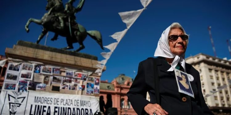 FALLECIÓ MIRTA ACUÑA DE BARAVALLE, FUNDADORA DE MADRES Y ABUELAS DE PLAZA DE MAYO