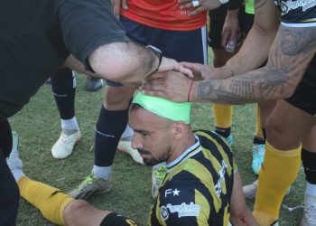 UN JUGADOR DE OLIMPO SUFRIÓ UN PIEDRAZO CUANDO FINALIZÓ EL PARTIDO