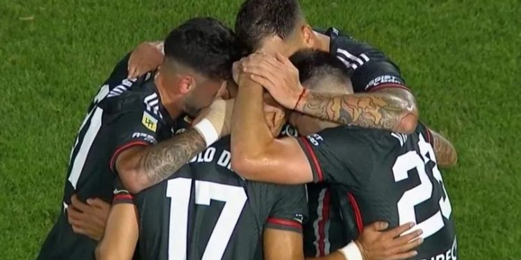 RIVER LE GANO A INSTITUTO EN CÓRDOBA Y PELEA EN LA LIGA PROFESIONAL
