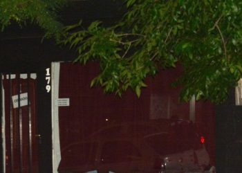 AMENAZO CON MATARSE Y RETUVO A SU HERMANA CON UN CUCHILLO