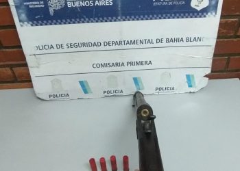 DETIENEN A UN DELICUENTE POR UN ROBO A MANO ARMADA EN LA CALLE