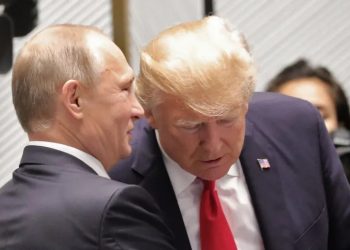 TRUMP HABLÓ POR TELÉFONO CON PUTIN Y LE ACONSEJO ABSTENERSE DE INTENSIFICAR LA GUERRA CON UCRANIA