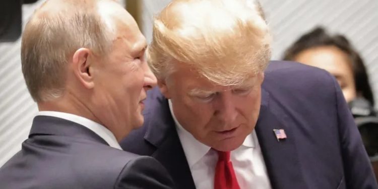 TRUMP HABLÓ POR TELÉFONO CON PUTIN Y LE ACONSEJO ABSTENERSE DE INTENSIFICAR LA GUERRA CON UCRANIA