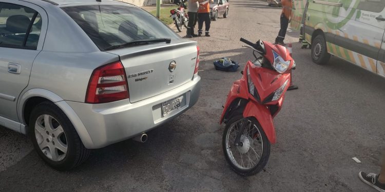 UN MENOR FUE HOSPITALIZADO LUEGO DE UN ACCIDENTE EN MOTO