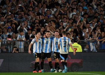 CON LA VUELTA DE DIBU, ARGENTINA VISITA A PARAGUAY