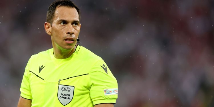 FACUNDO TELLO FUE NOMINADO A «MEJOR ÁRBITRO DEL MUNDO»